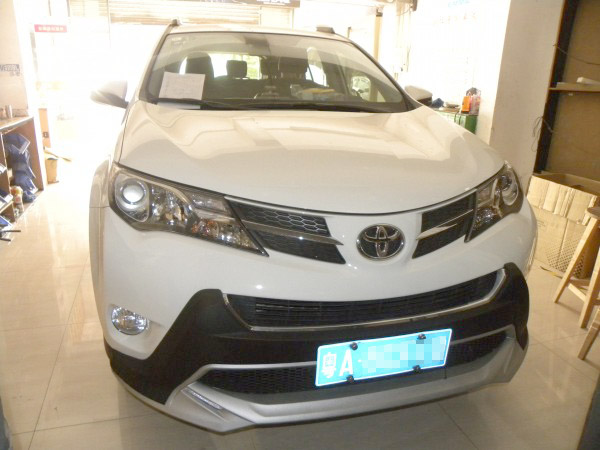 01丰田RAV4.jpg